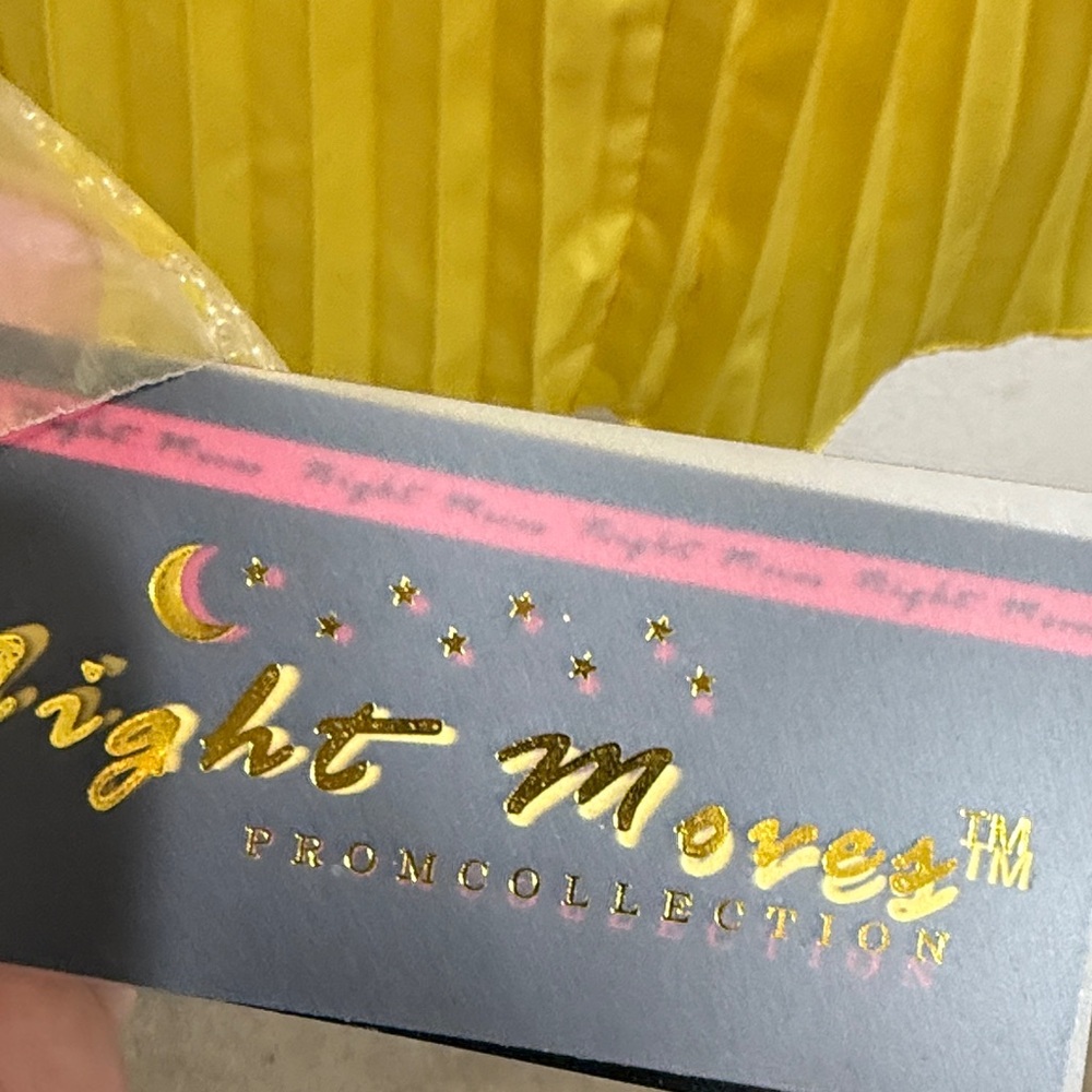 Night Moves Yellow Mini Dress - Picture 4 of 5